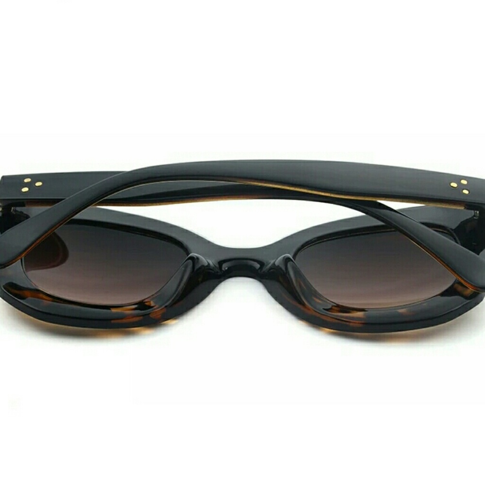 NEW PAIR OF CAT EYE SUNGLASSES - Picture 2 of 6